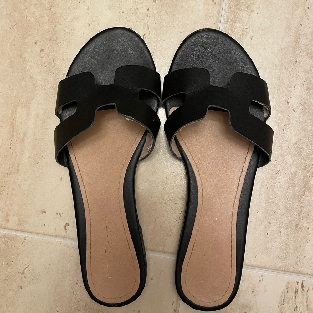 CL by Chinese Laundry Black Sandals